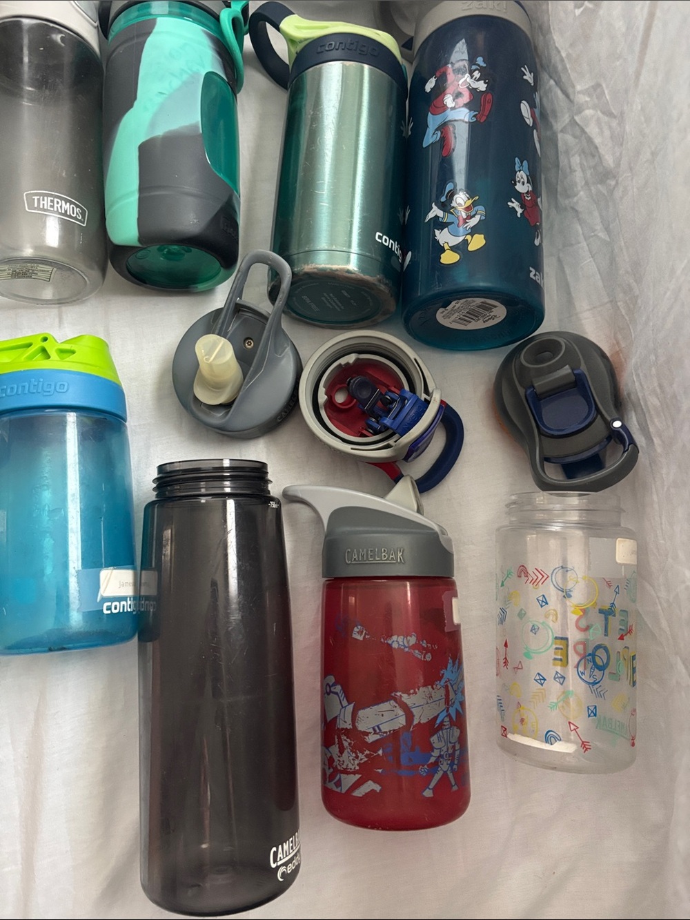 ENTIRE LOT OF 12 kid water bottles - Picture 3 of 4